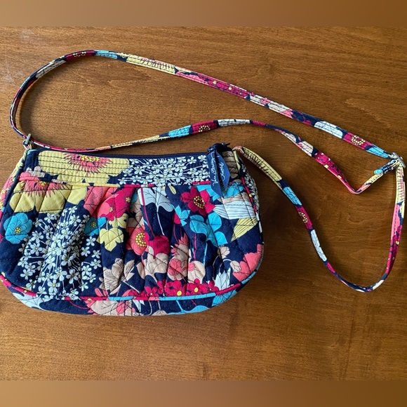 Vera Bradley Handbags - Vera Bradley crossbody bag